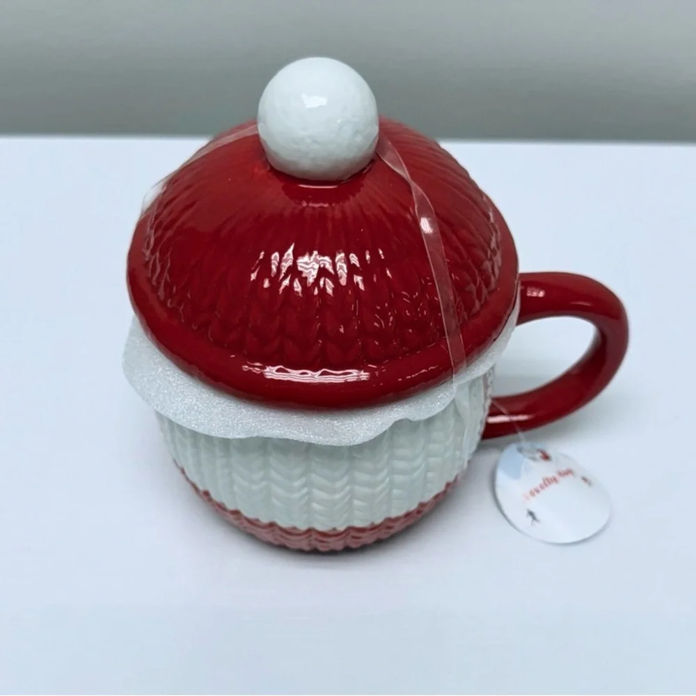 Target Bullseye Playground Christmas 2025 red white Knit Pom Pom Hat Mug w/ Lid